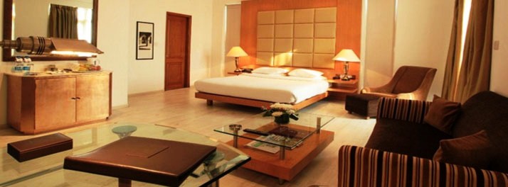 181/Clarion Collection-Qutab - New Delhi 07.jpg